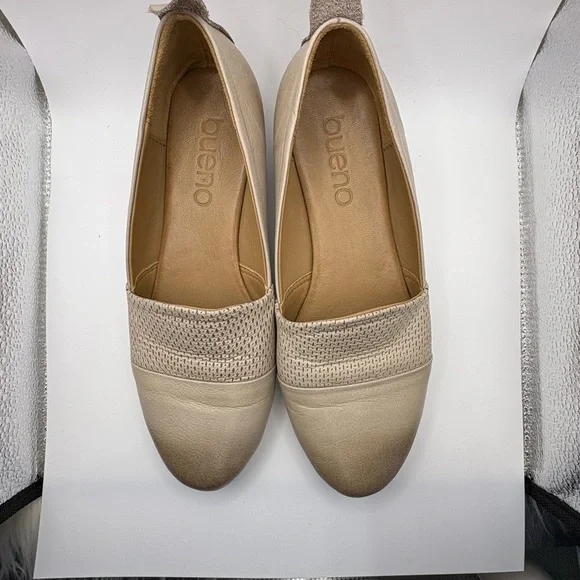 Bueno Women's Beige and Taupe Loafers - Picture 4 of 10